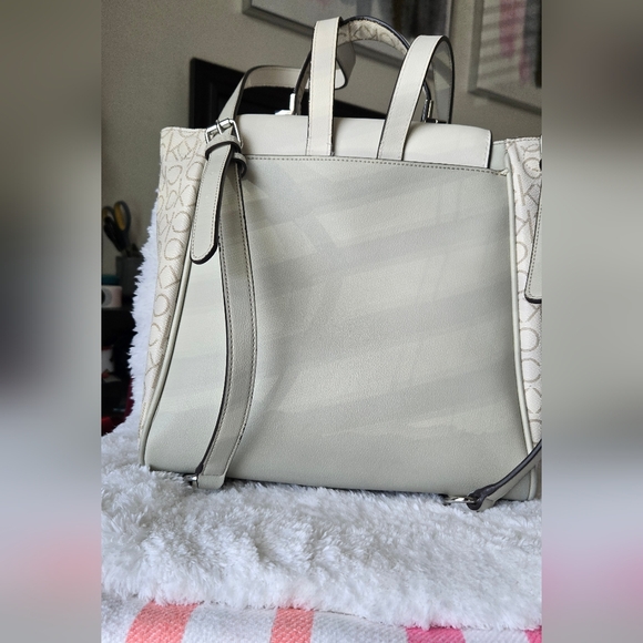 Calvin Klein Cream Minimalist Shoulder Bag - Picture 3 of 15